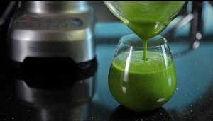 The DIfference Between A Smoothie And Juicing For Weight Loss And Energy